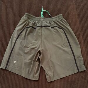 lululemon athletica Men's Pace Breaker 9” Lined Green Athletic Shorts Medium